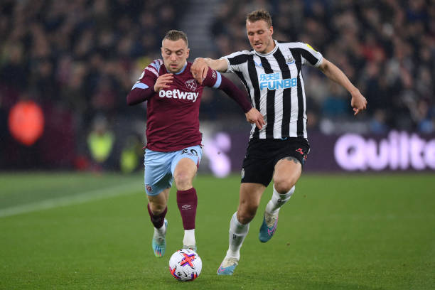 更是全队凝 更是全队凝